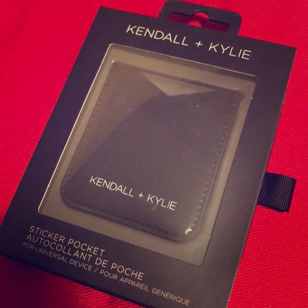 💡KENDALL + KYLIE STICKER POCKET